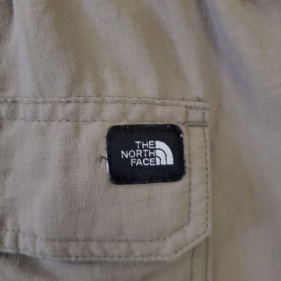 The North Face Tech Wear Cargo Hiking Utility Shorts Size XL - Picture 3 of 10